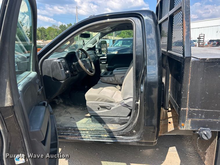 image for item FT6022 2017 Chevrolet  Silverado 3500HD flatbed pickup truck