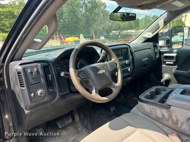 image for item FT6022 2017 Chevrolet  Silverado 3500HD flatbed pickup truck
