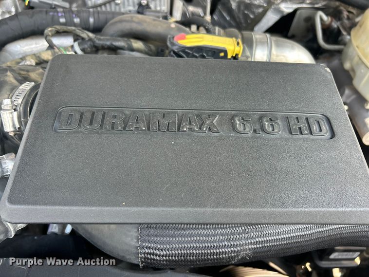 image for item FT6022 2017 Chevrolet  Silverado 3500HD flatbed pickup truck