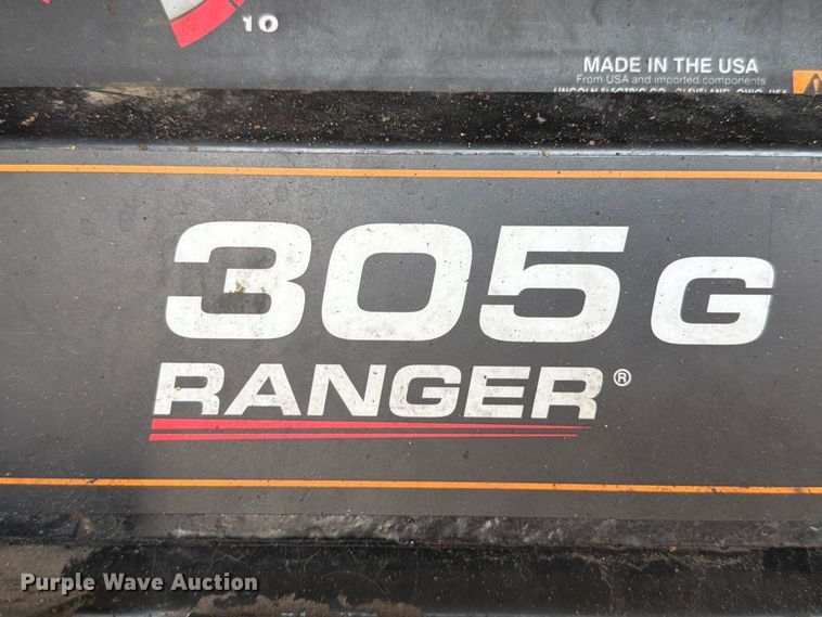 image for item FT6158 2002 Peterbilt 330 utility / service truck