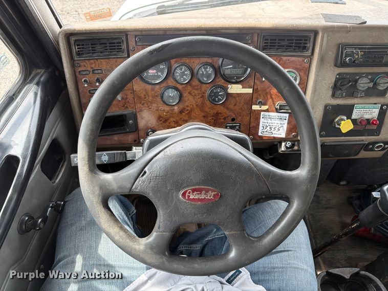 image for item FT6158 2002 Peterbilt 330 utility / service truck