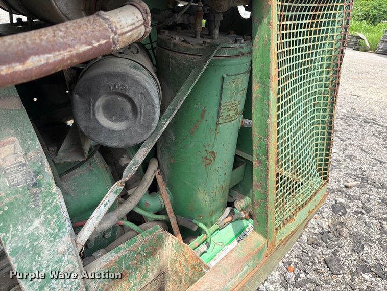 image for item FT6161 Sullair 125Q air compressor