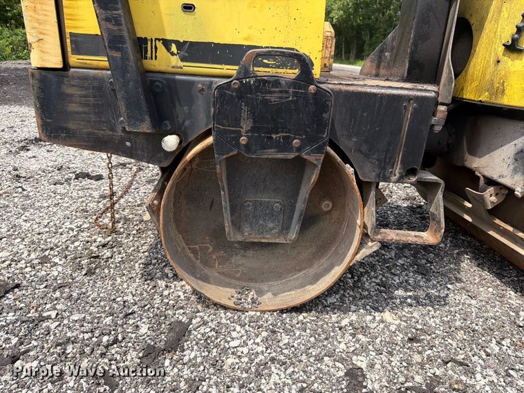 image for item FT6163 Wacker RD11V double drum vibratory roller