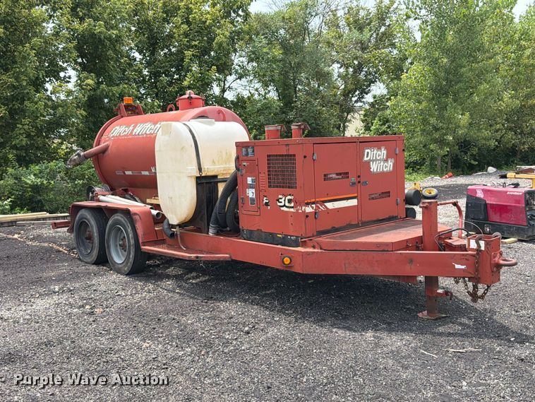 image for item FT6167 Ditch Witch FX30 vacuum excavator