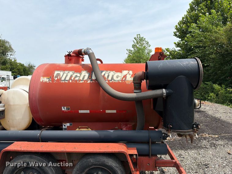 image for item FT6167 Ditch Witch FX30 vacuum excavator