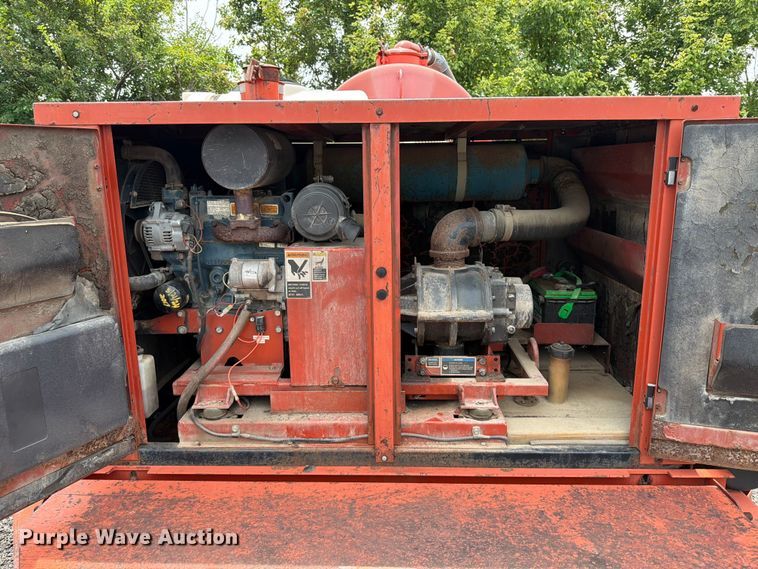 image for item FT6167 Ditch Witch FX30 vacuum excavator