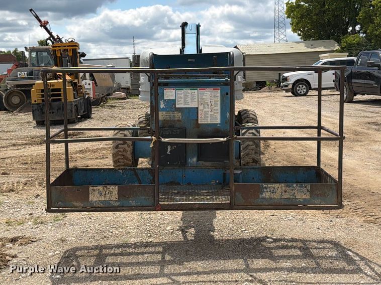 image for item FT6184 1999 Genie S-40 boom lift