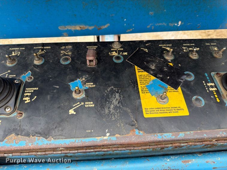 image for item FT6184 1999 Genie S-40 boom lift