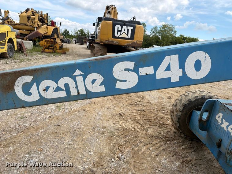image for item FT6184 1999 Genie S-40 boom lift