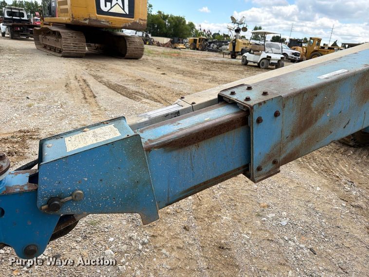 image for item FT6184 1999 Genie S-40 boom lift