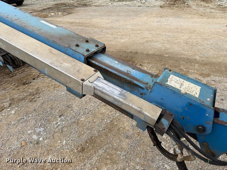 image for item FT6184 1999 Genie S-40 boom lift