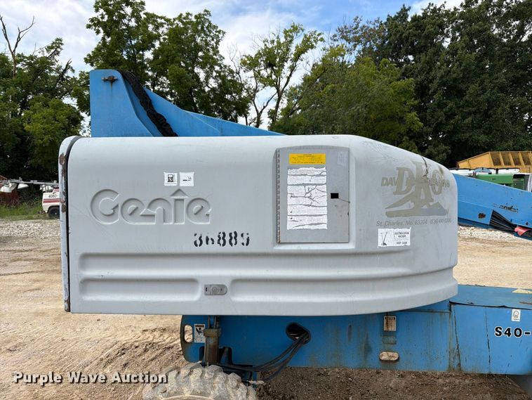 image for item FT6184 1999 Genie S-40 boom lift