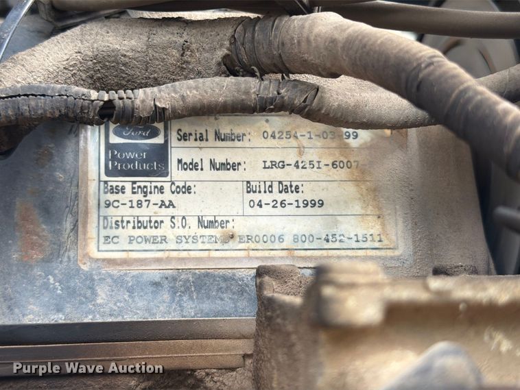 image for item FT6184 1999 Genie S-40 boom lift