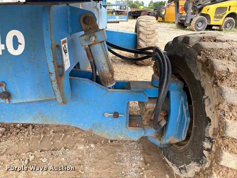 image for item FT6184 1999 Genie S-40 boom lift