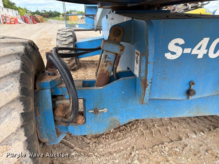 image for item FT6184 1999 Genie S-40 boom lift