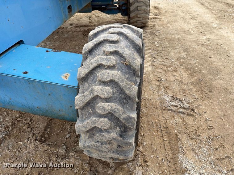 image for item FT6184 1999 Genie S-40 boom lift