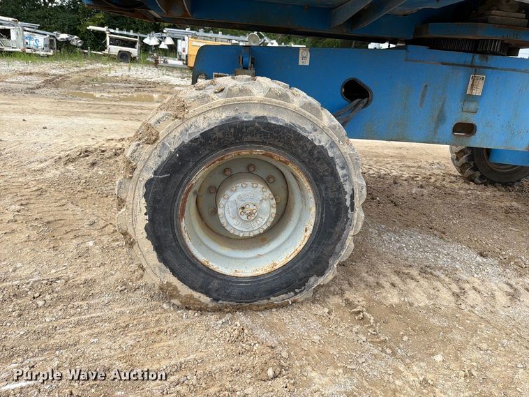 image for item FT6184 1999 Genie S-40 boom lift