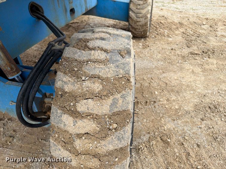 image for item FT6184 1999 Genie S-40 boom lift