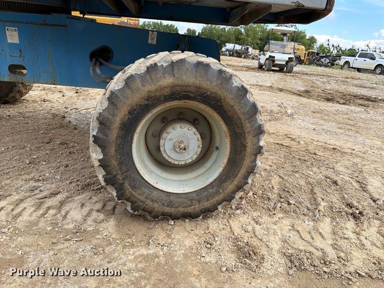 image for item FT6184 1999 Genie S-40 boom lift
