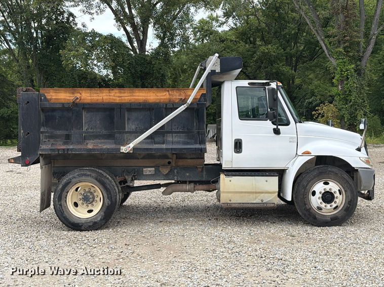 image for item FT6186 2017 International 4300 dump truck