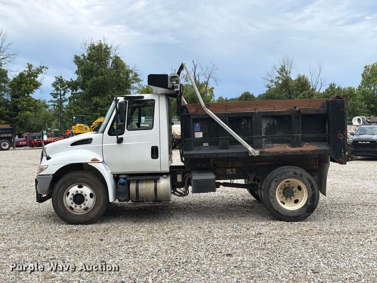 image for item FT6186 2017 International 4300 dump truck