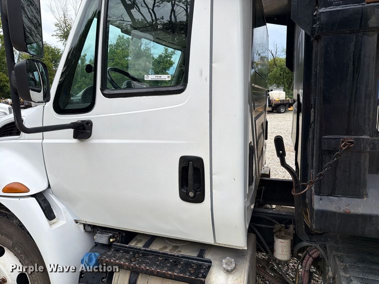 image for item FT6186 2017 International 4300 dump truck