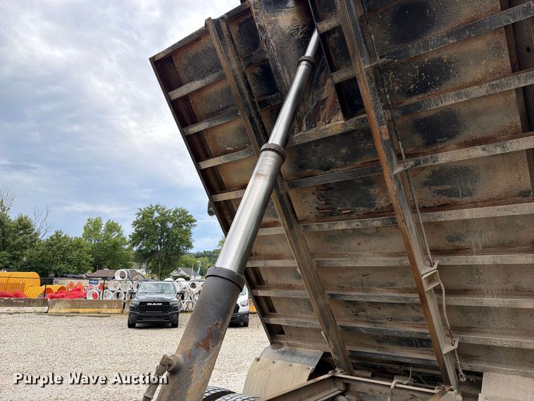 image for item FT6186 2017 International 4300 dump truck