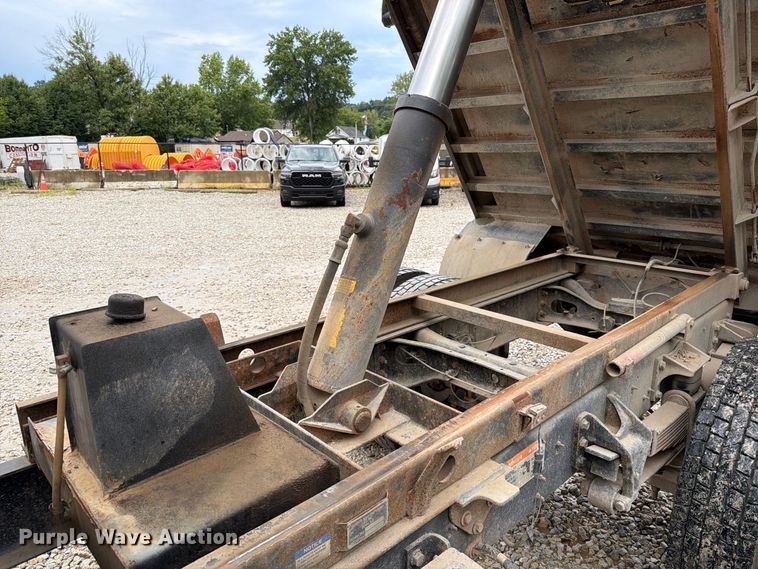 image for item FT6186 2017 International 4300 dump truck