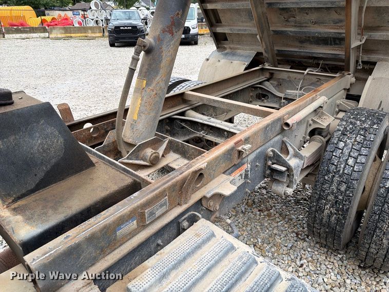 image for item FT6186 2017 International 4300 dump truck