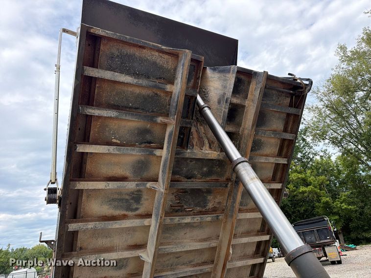 image for item FT6186 2017 International 4300 dump truck