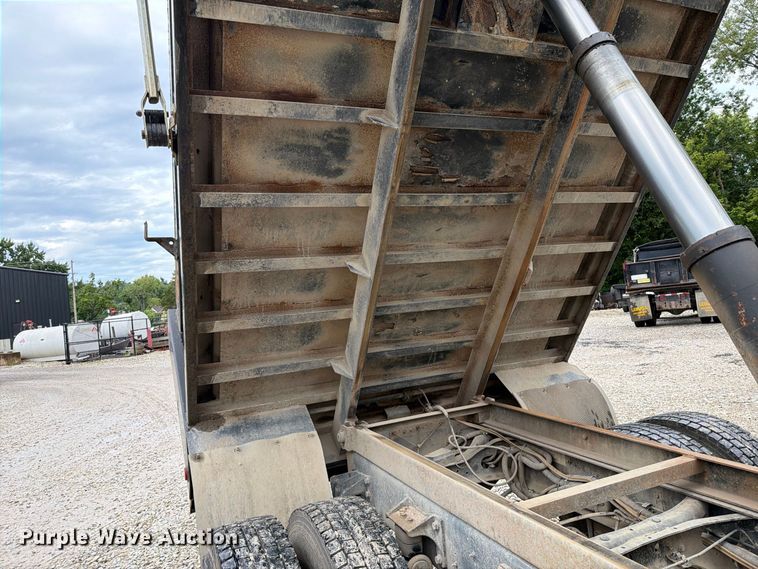image for item FT6186 2017 International 4300 dump truck