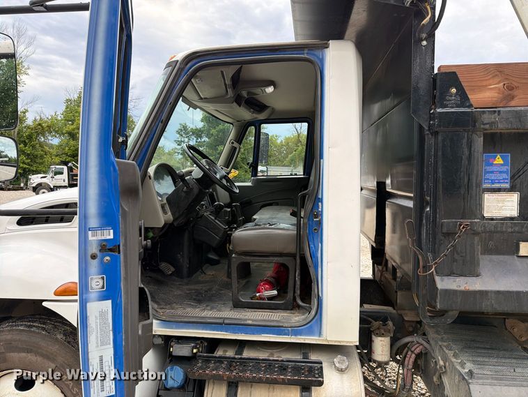 image for item FT6186 2017 International 4300 dump truck