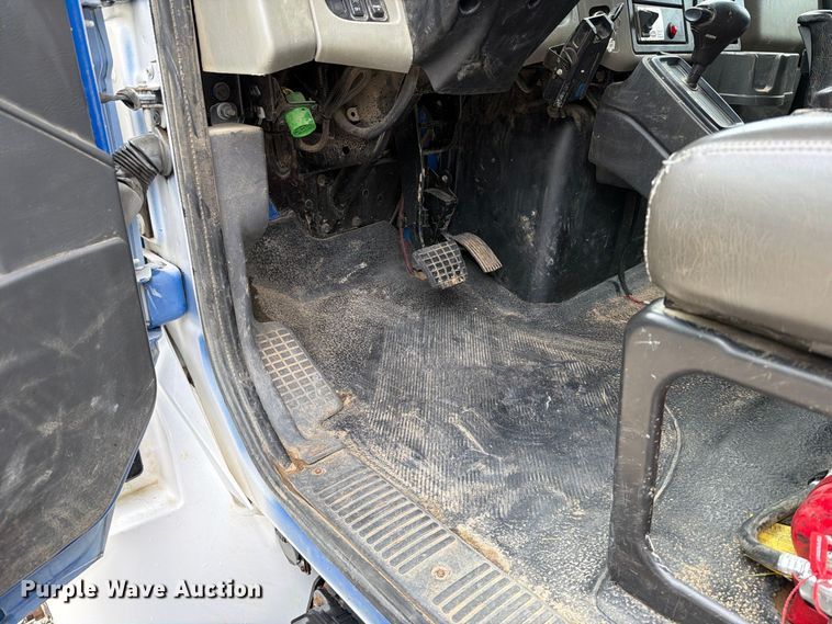 image for item FT6186 2017 International 4300 dump truck