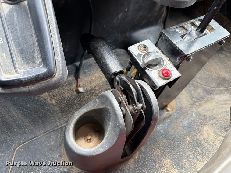 image for item FT6186 2017 International 4300 dump truck