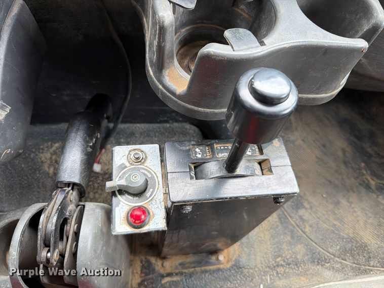 image for item FT6186 2017 International 4300 dump truck