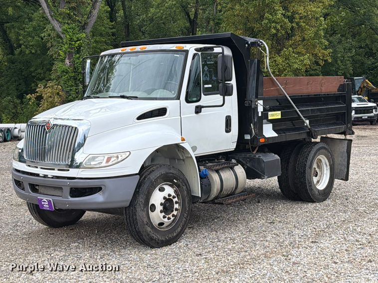 image for item FT6187 2018 International 4300 SBA dump truck