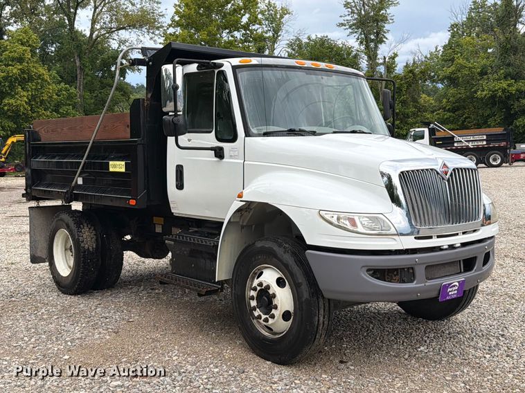 image for item FT6187 2018 International 4300 SBA dump truck