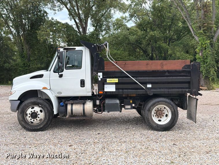 image for item FT6187 2018 International 4300 SBA dump truck