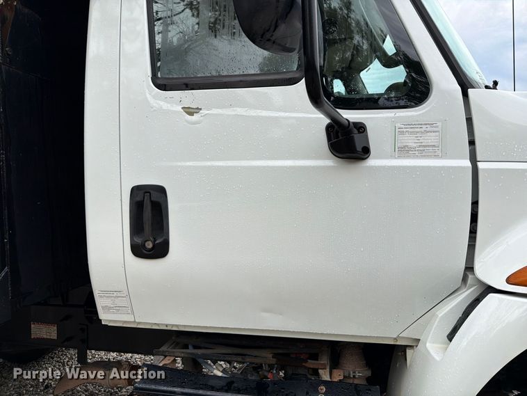 image for item FT6187 2018 International 4300 SBA dump truck