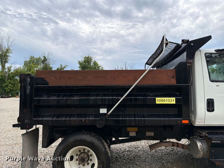 image for item FT6187 2018 International 4300 SBA dump truck