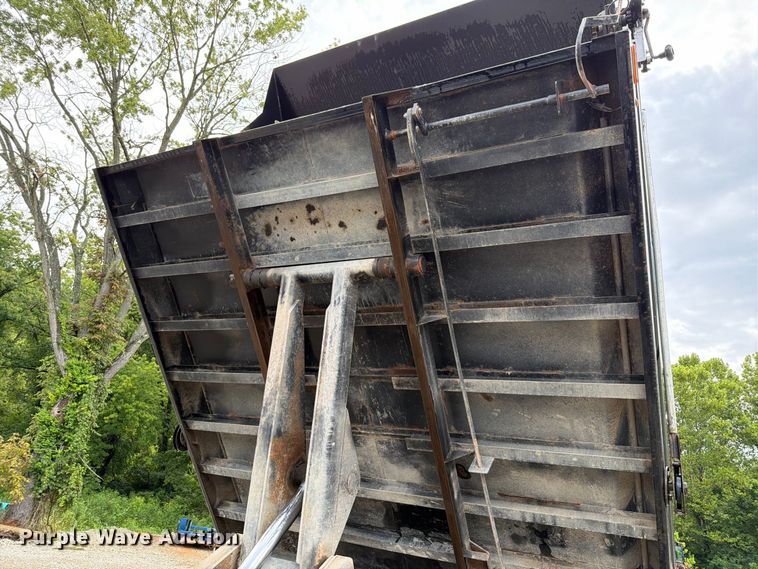image for item FT6187 2018 International 4300 SBA dump truck