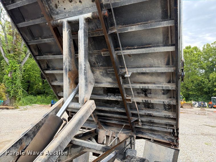 image for item FT6187 2018 International 4300 SBA dump truck