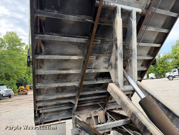 image for item FT6187 2018 International 4300 SBA dump truck