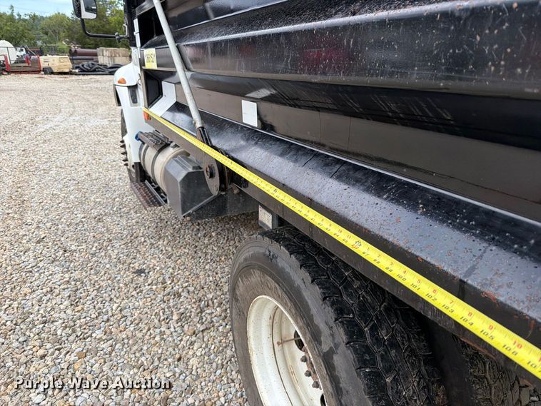 image for item FT6187 2018 International 4300 SBA dump truck