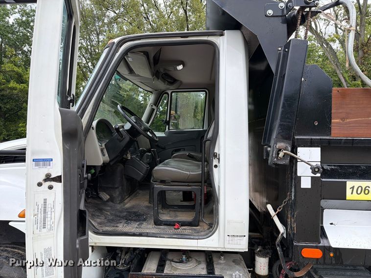 image for item FT6187 2018 International 4300 SBA dump truck