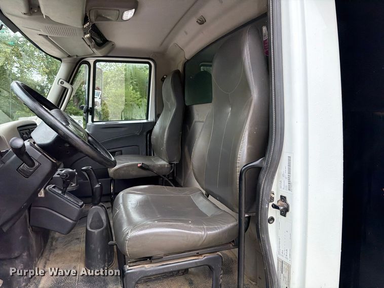 image for item FT6187 2018 International 4300 SBA dump truck