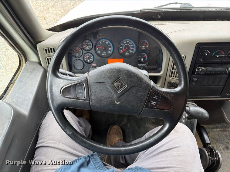 image for item FT6187 2018 International 4300 SBA dump truck