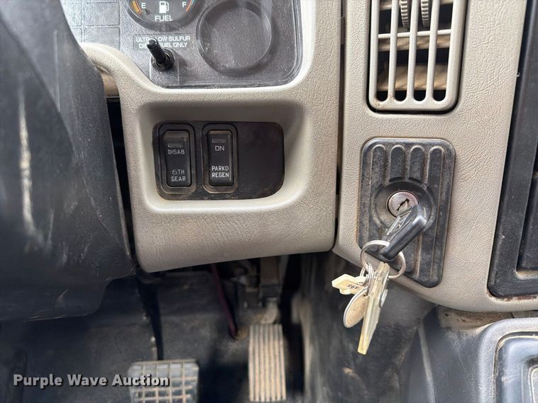 image for item FT6187 2018 International 4300 SBA dump truck