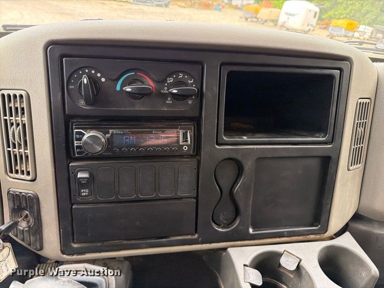 image for item FT6187 2018 International 4300 SBA dump truck