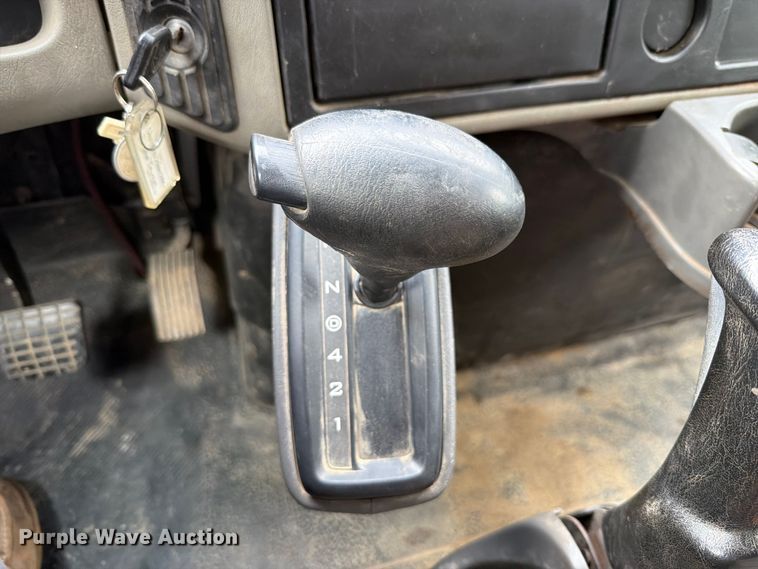 image for item FT6187 2018 International 4300 SBA dump truck